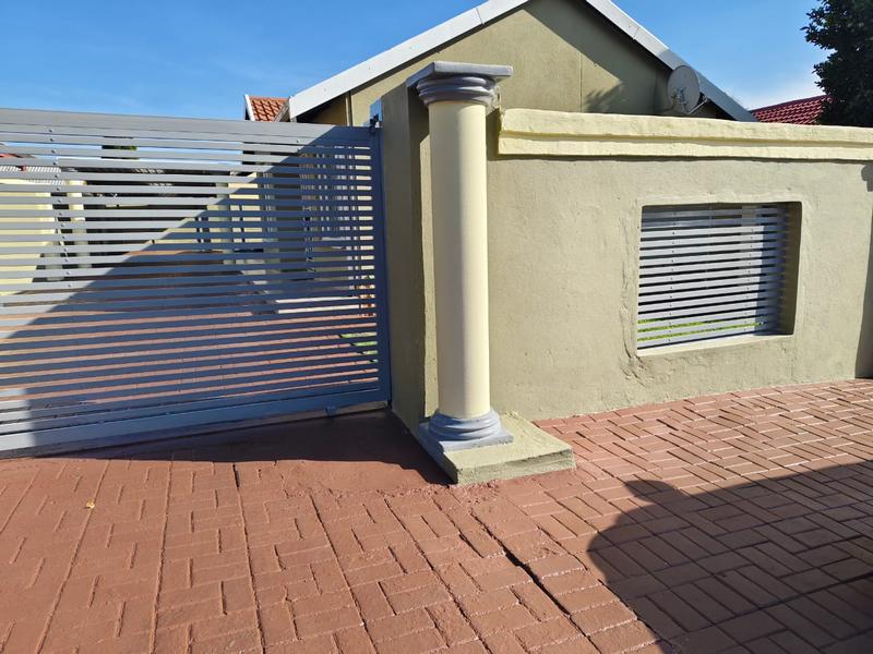 3 Bedroom Property for Sale in Geelhoutpark North West